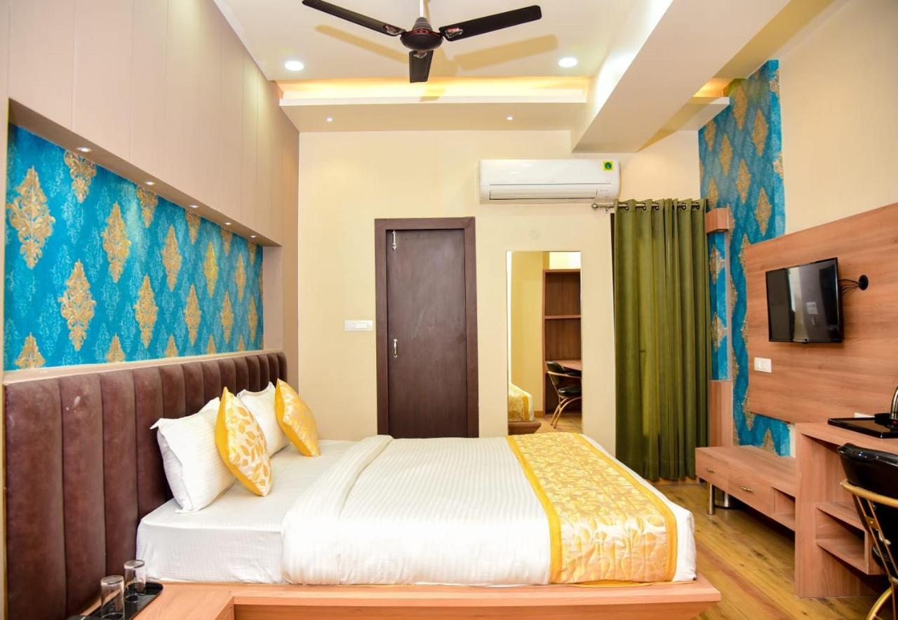 לקנאו Hotel Olive Crown מראה חיצוני תמונה