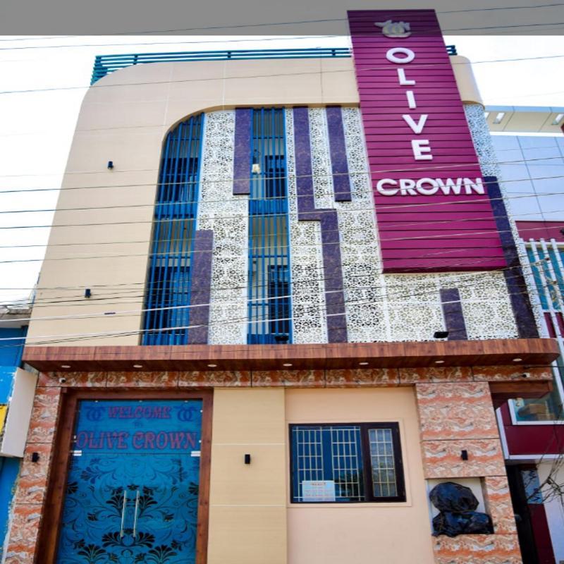 לקנאו Hotel Olive Crown מראה חיצוני תמונה