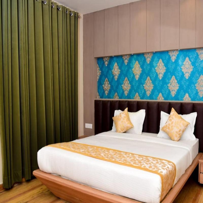 לקנאו Hotel Olive Crown מראה חיצוני תמונה