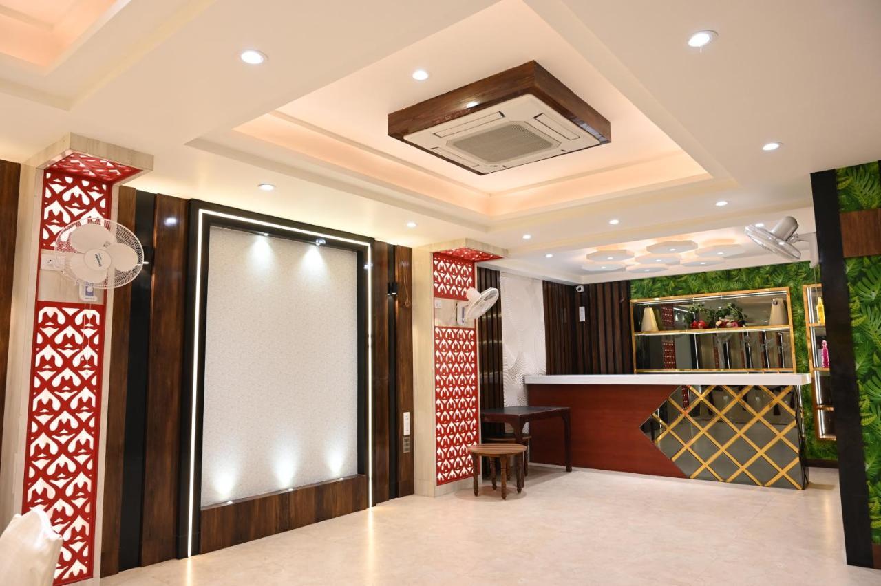 לקנאו Hotel Olive Crown מראה חיצוני תמונה